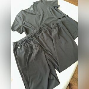 Hanes Scrub Set Size L